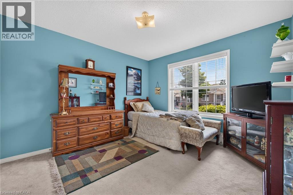 #44 24 KENYON Crescent - 24