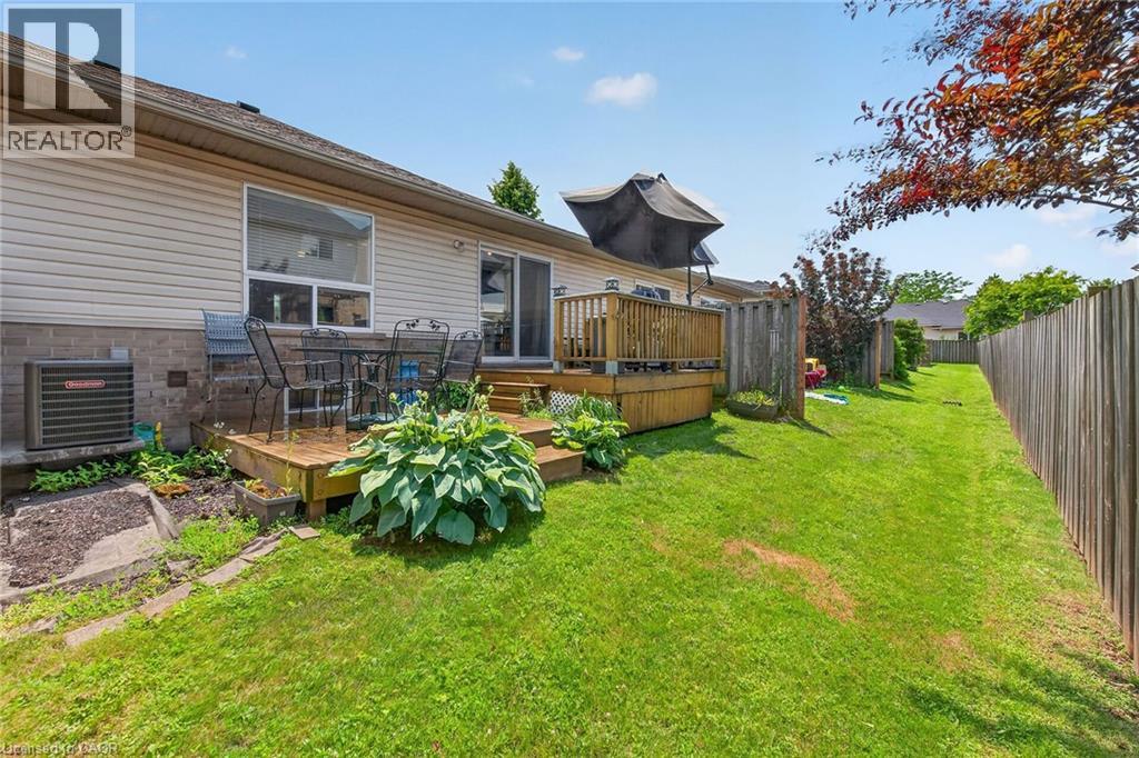 #44 24 KENYON Crescent - 41
