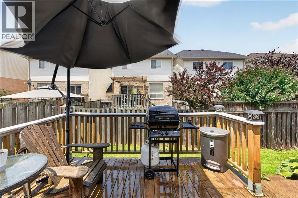 #44 24 KENYON Crescent - 38