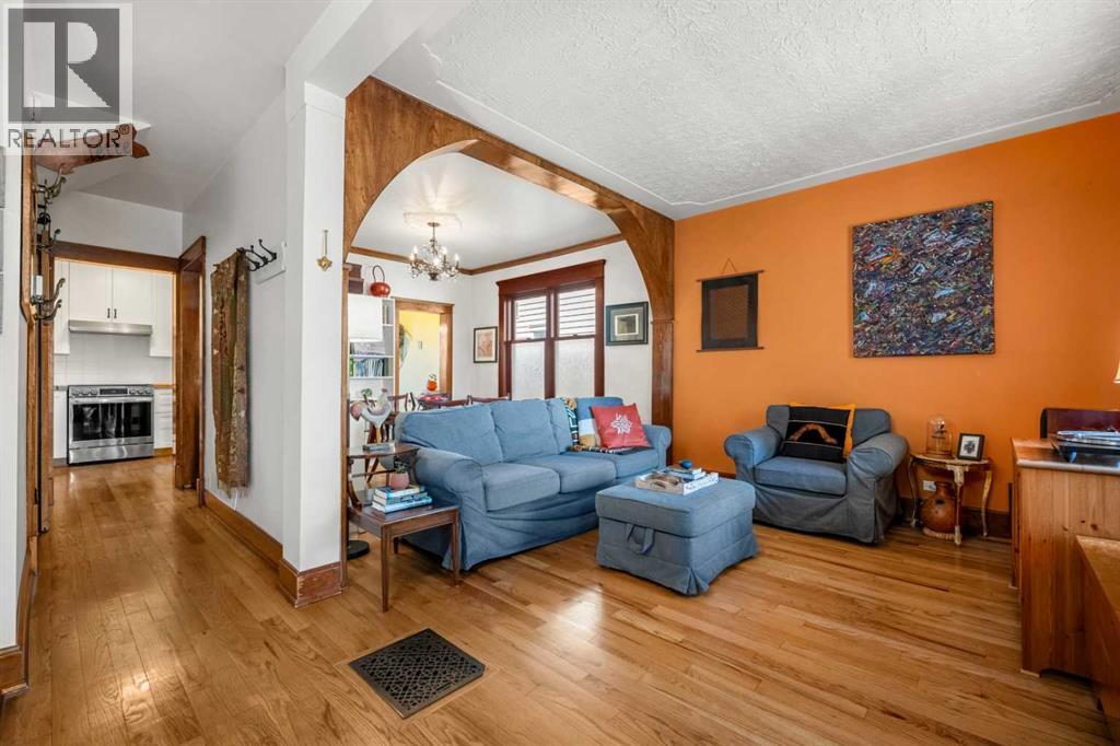 2107 9 Street SE - Image 4
