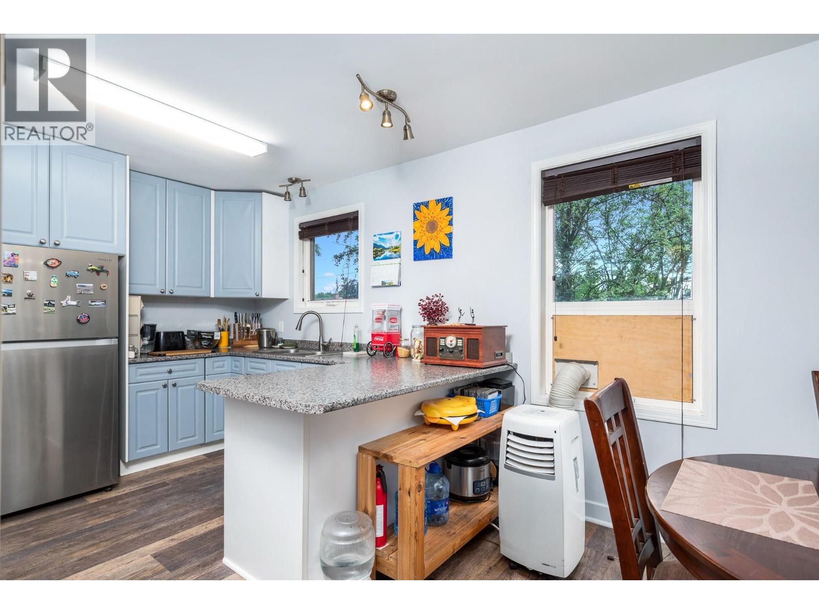 1906 32 Avenue - 15