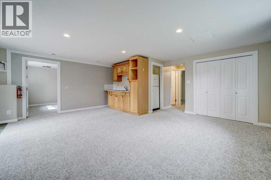 187 Cowichan Court West - Photo 35