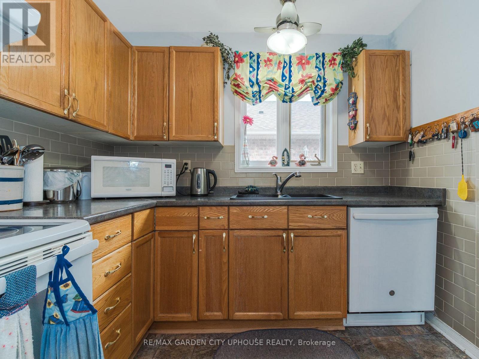 #103 122 BUNTING ROAD - 10