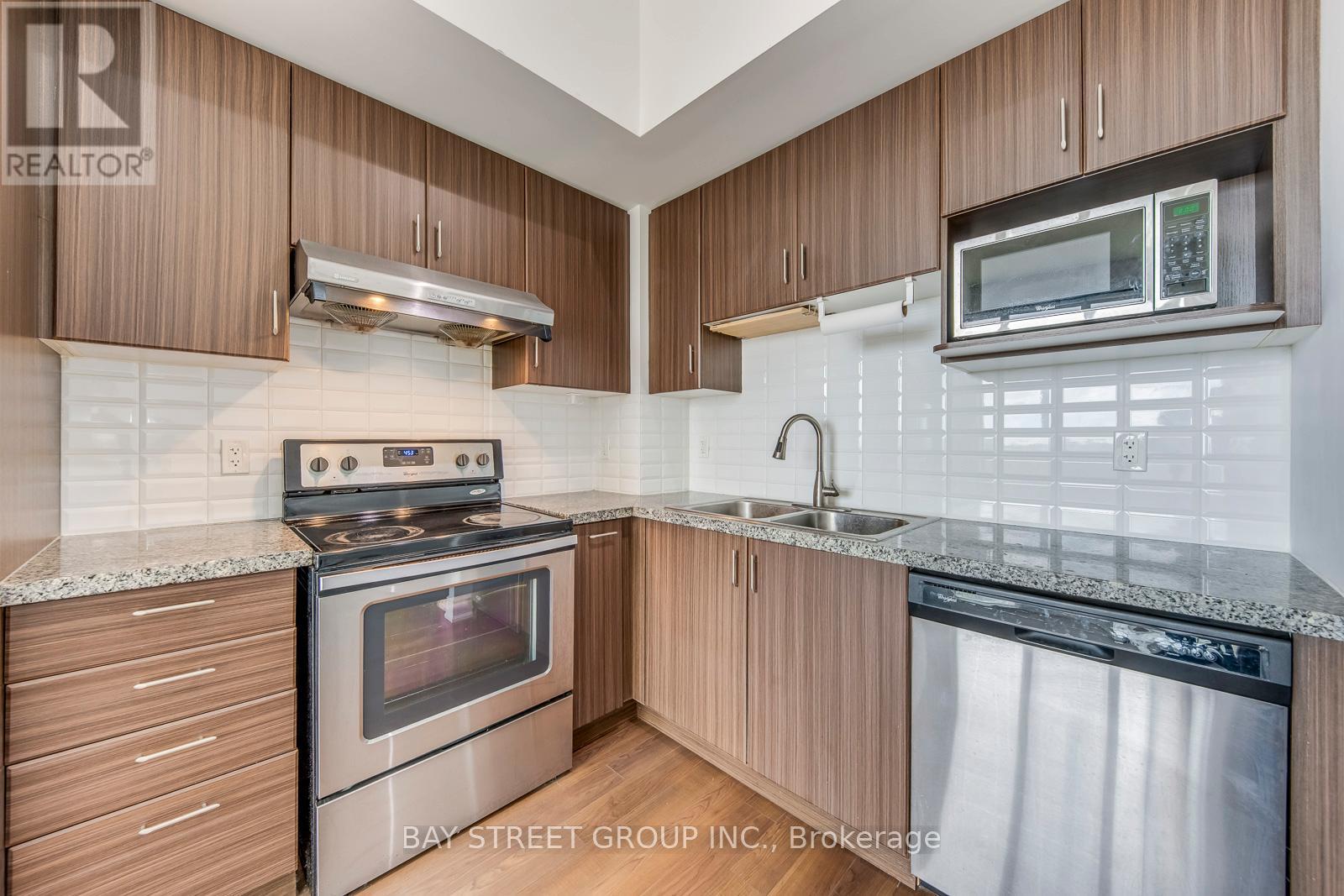 #911 38 CEDARLAND DRIVE - 18