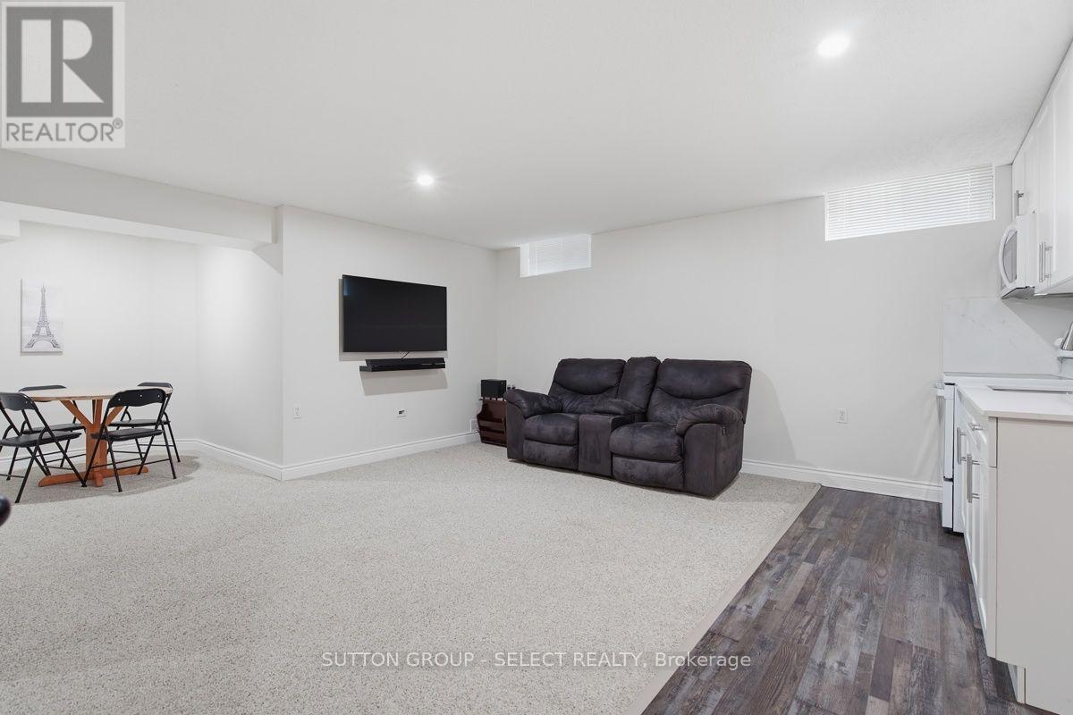 1789 DEVOS DRIVE - 29