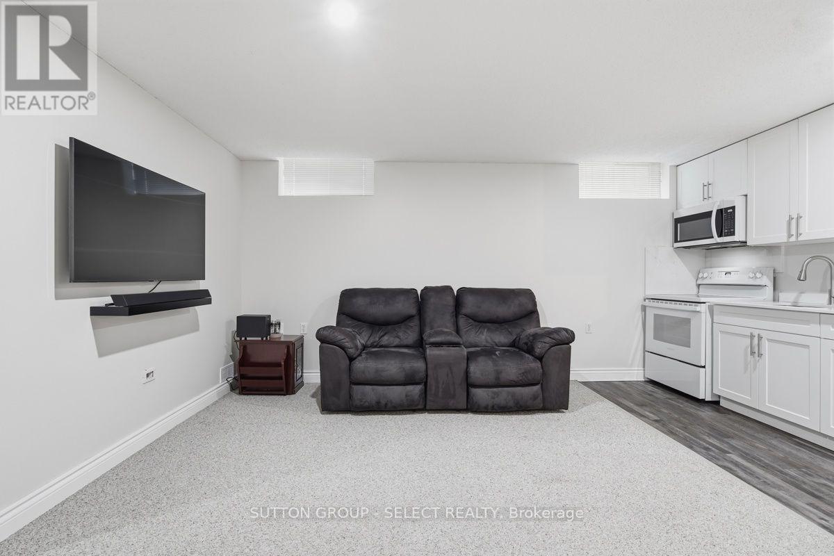1789 DEVOS DRIVE - Image 30