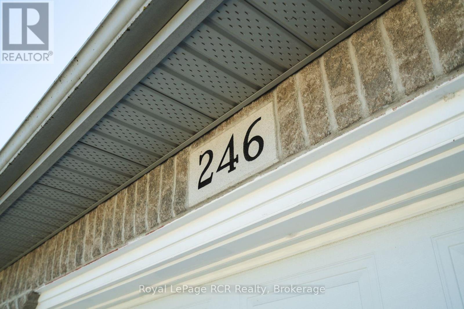246 16TH AVENUE CRESCENT - 14