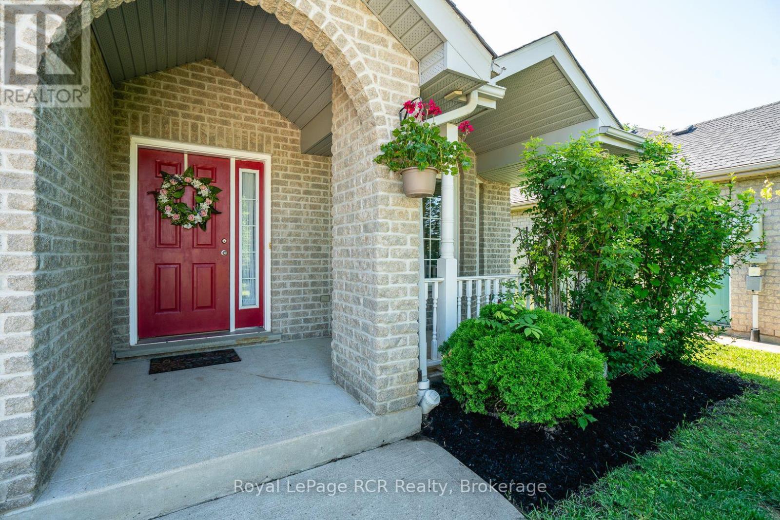246 16TH AVENUE CRESCENT - 16