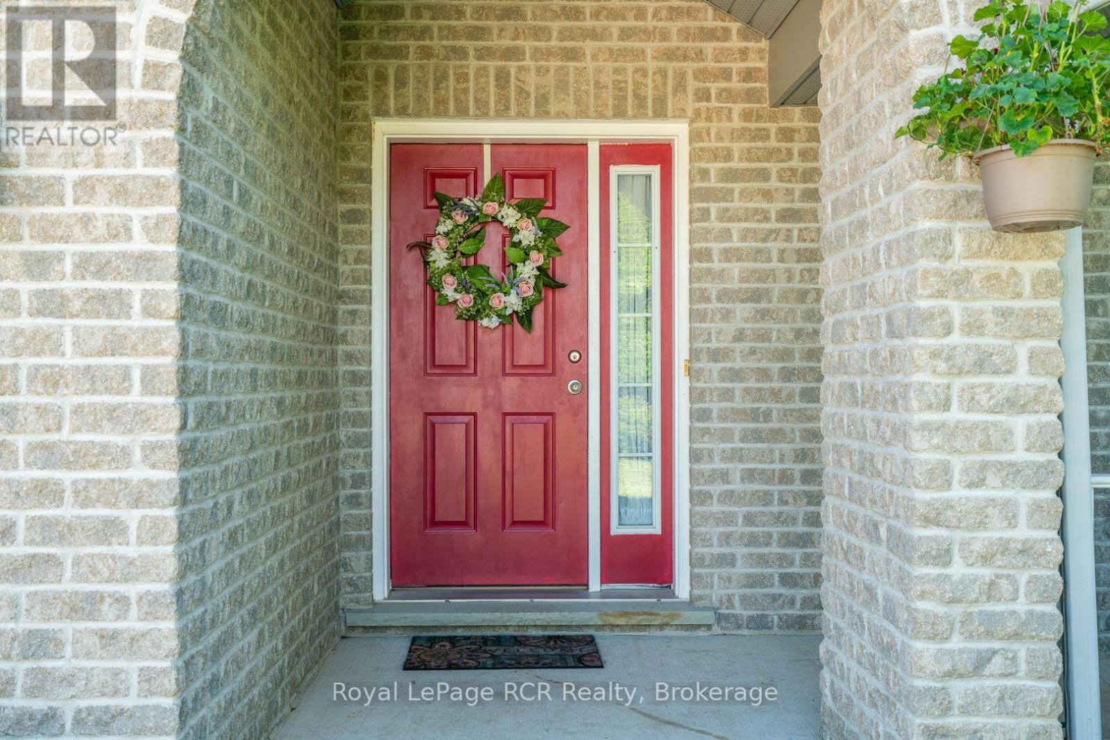 246 16TH AVENUE CRESCENT - 18