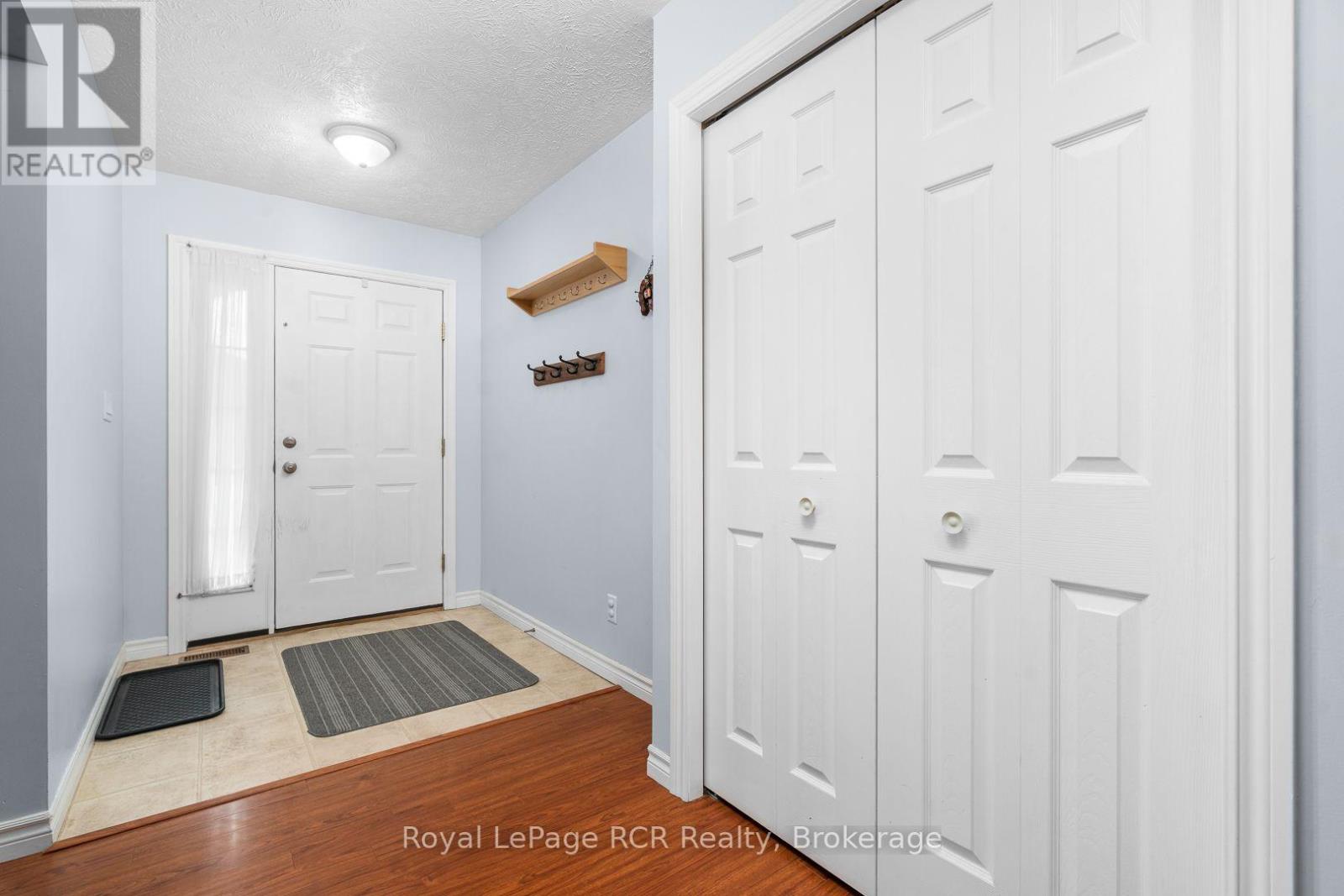 246 16TH AVENUE CRESCENT - 19