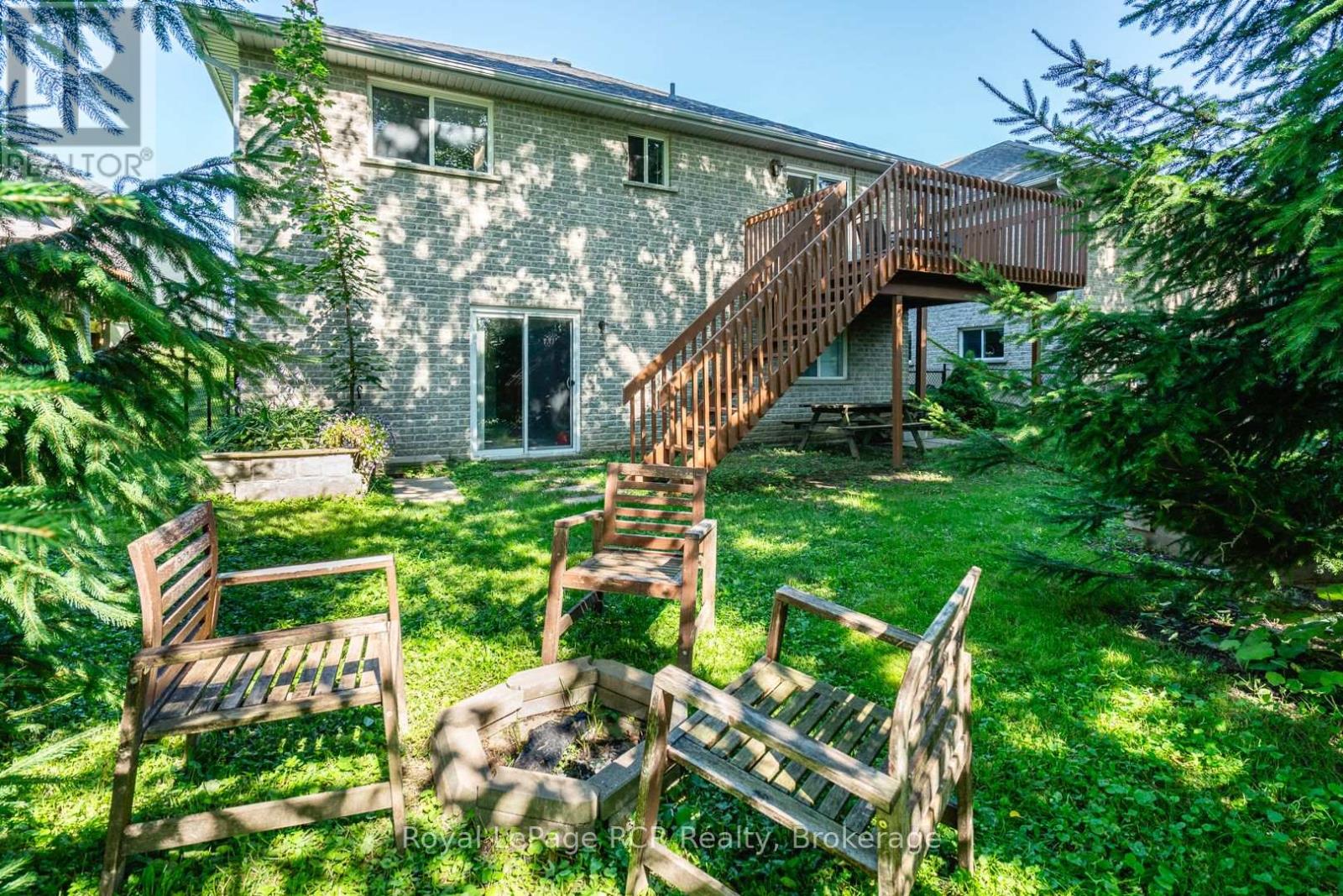 246 16TH AVENUE CRESCENT - 40