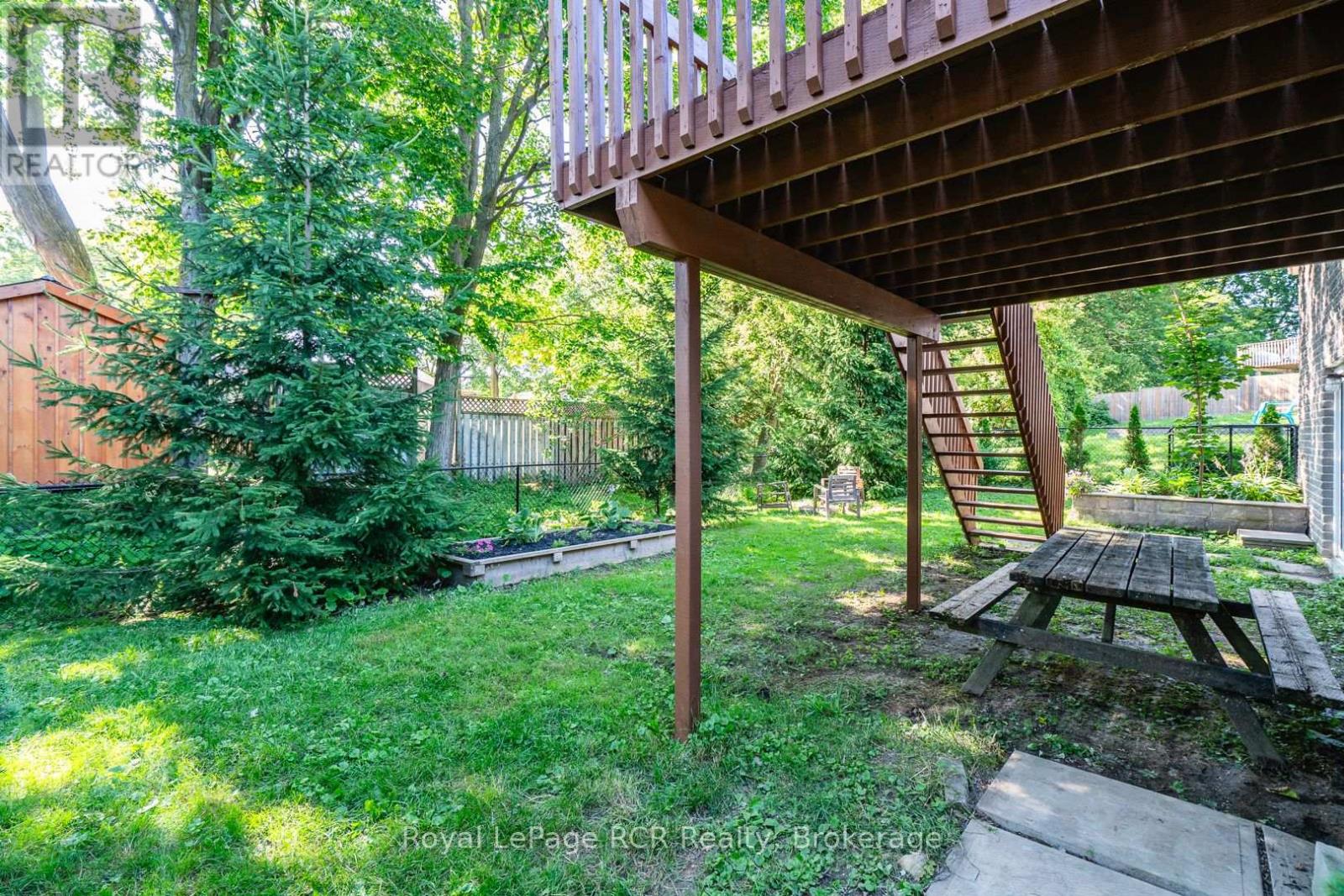 246 16TH AVENUE CRESCENT - 9