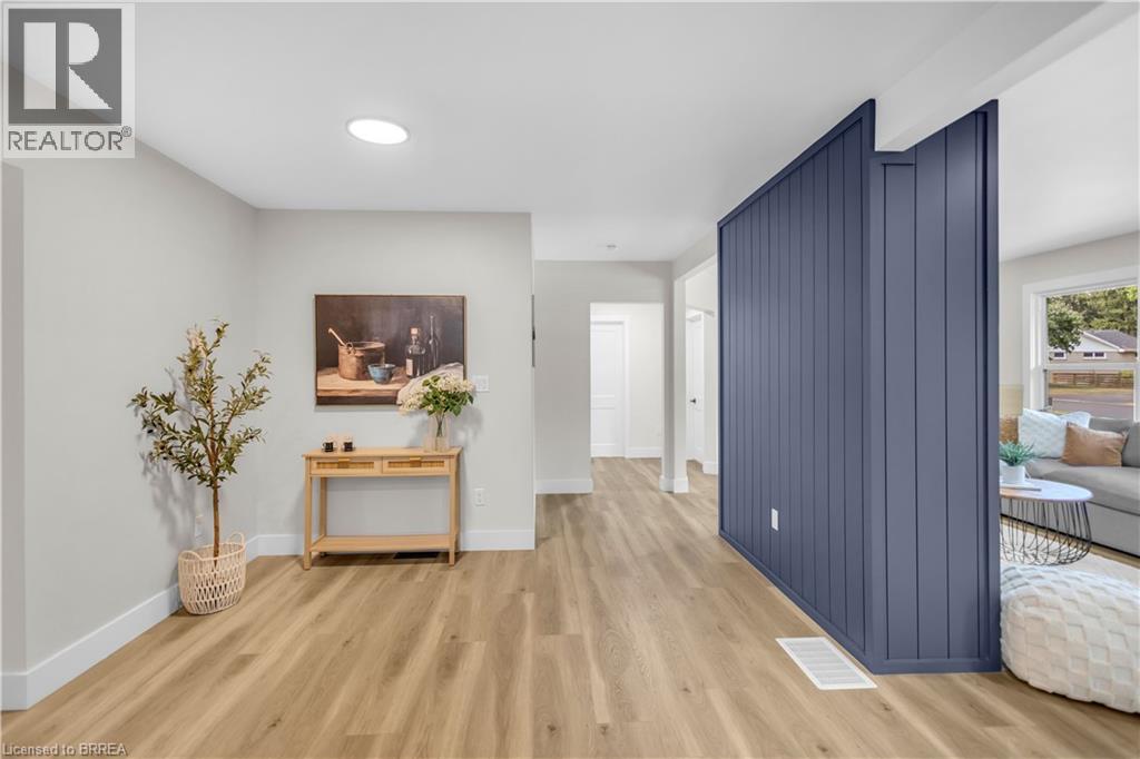 44 TYRELL Street - 14
