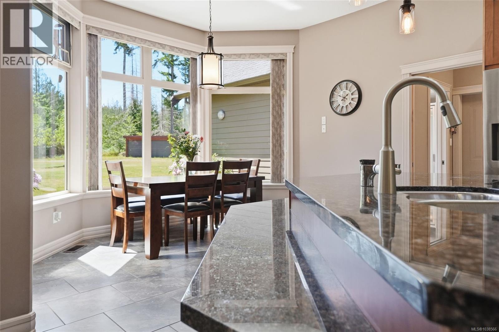 990 View Rd - 34