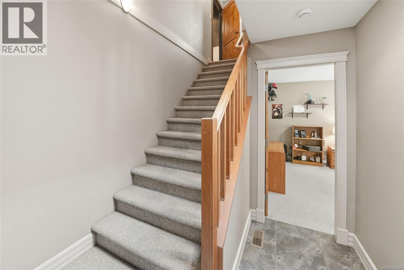 990 View Rd - 43