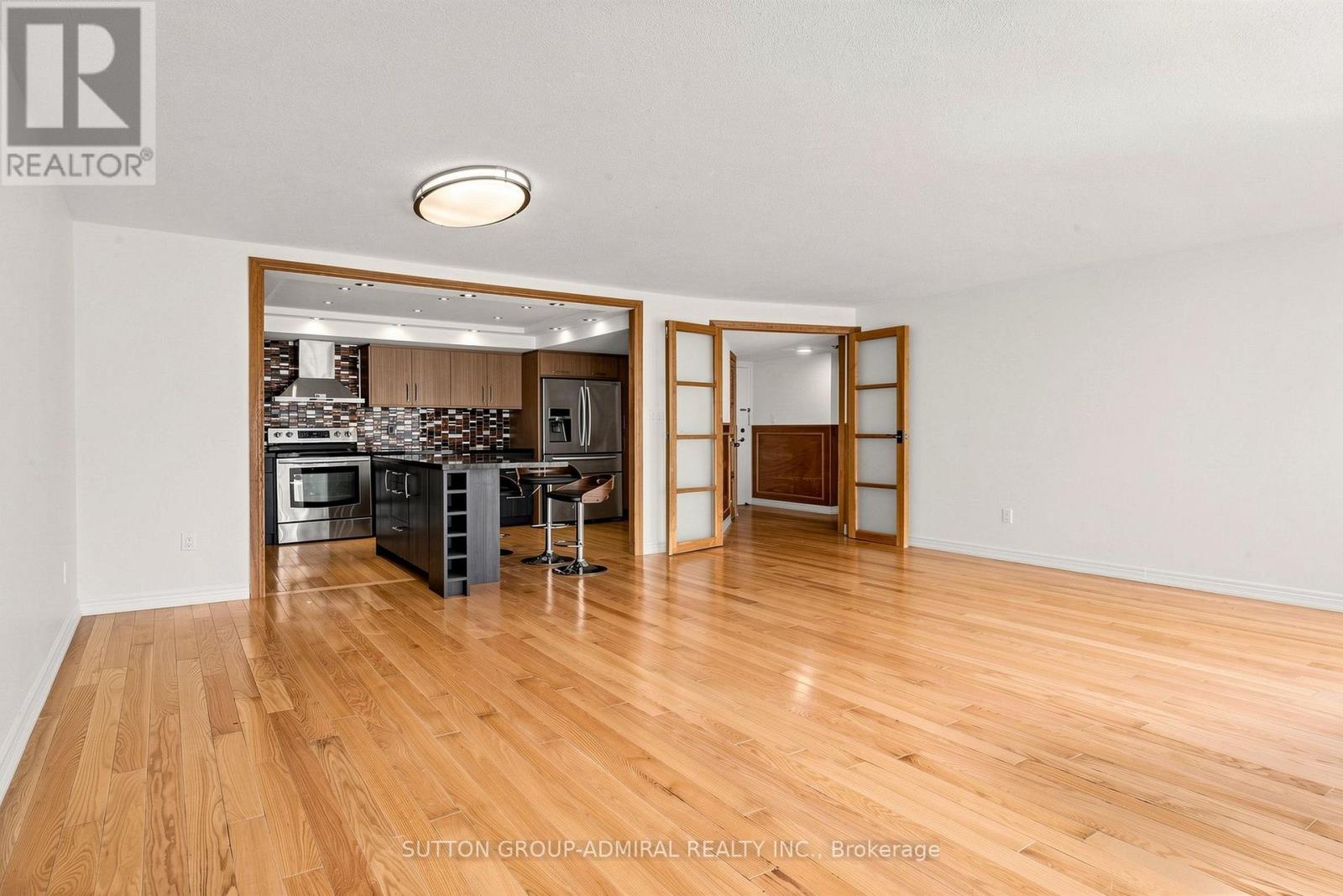 #208 5 WELDRICK ROAD W - 11