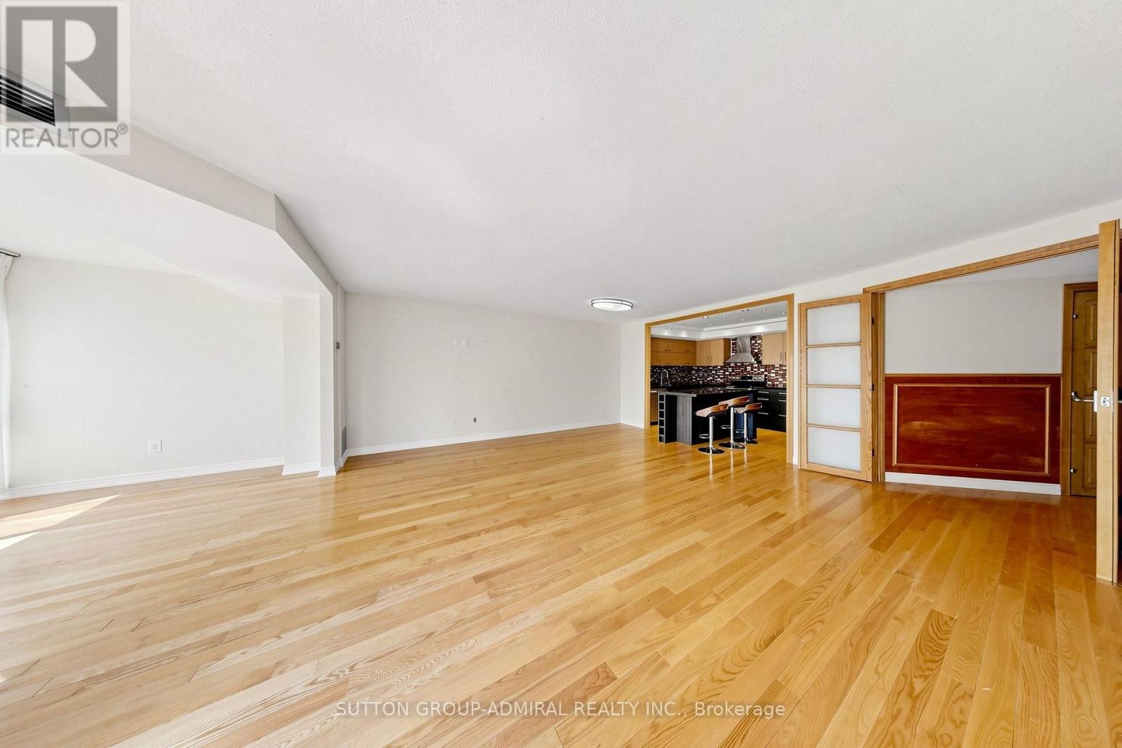 #208 5 WELDRICK ROAD W - 15