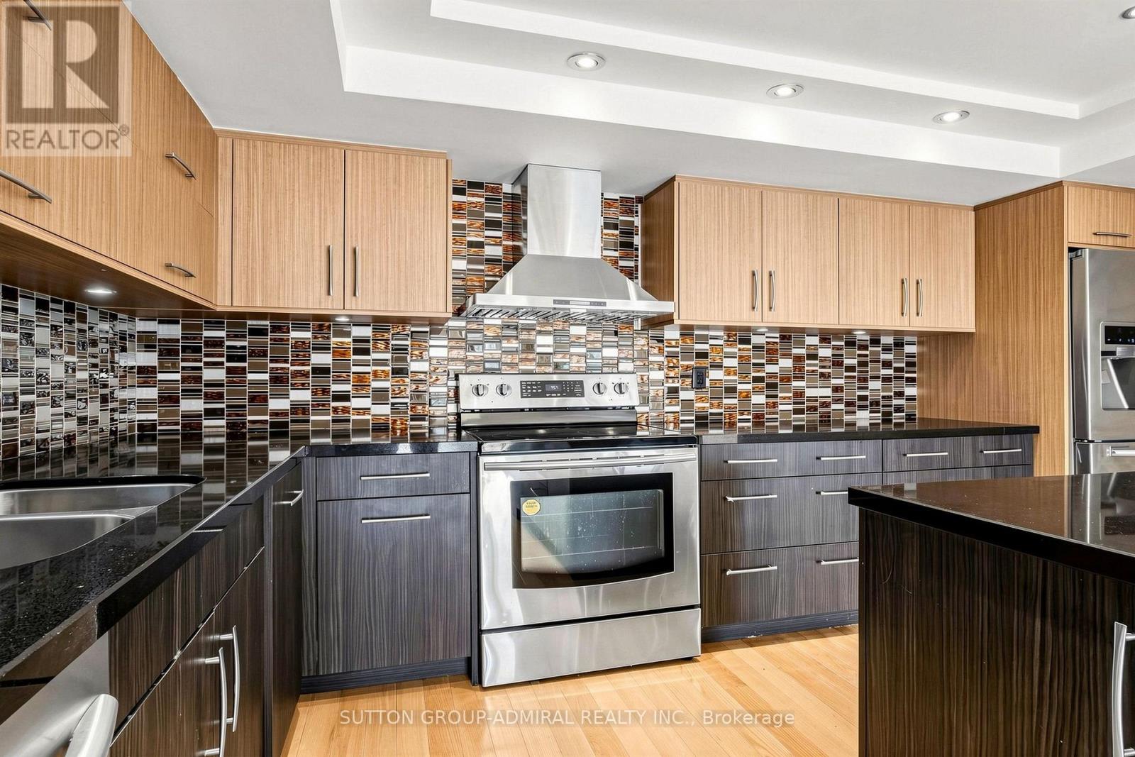 #208 5 WELDRICK ROAD W - 20
