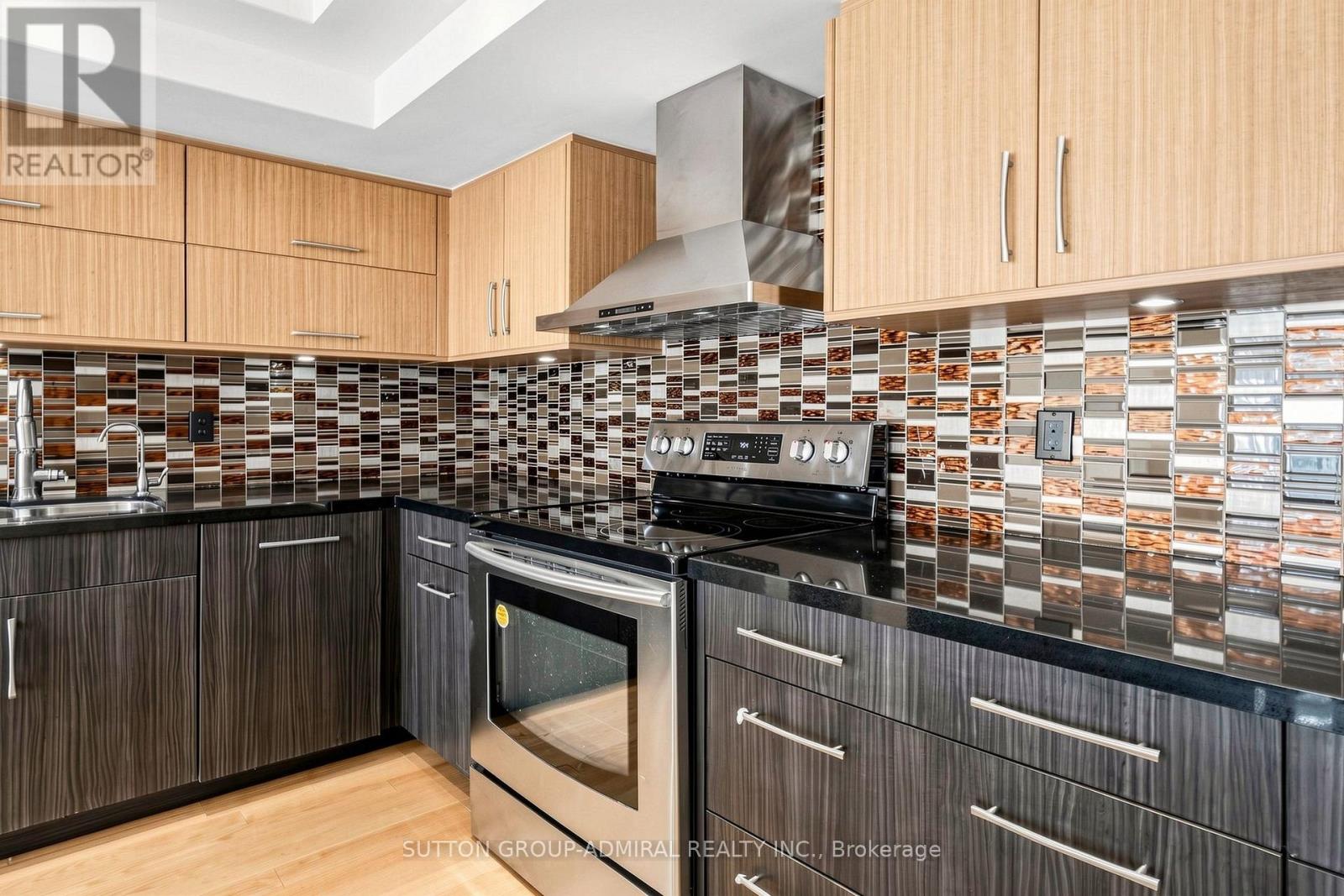 #208 5 WELDRICK ROAD W - 24