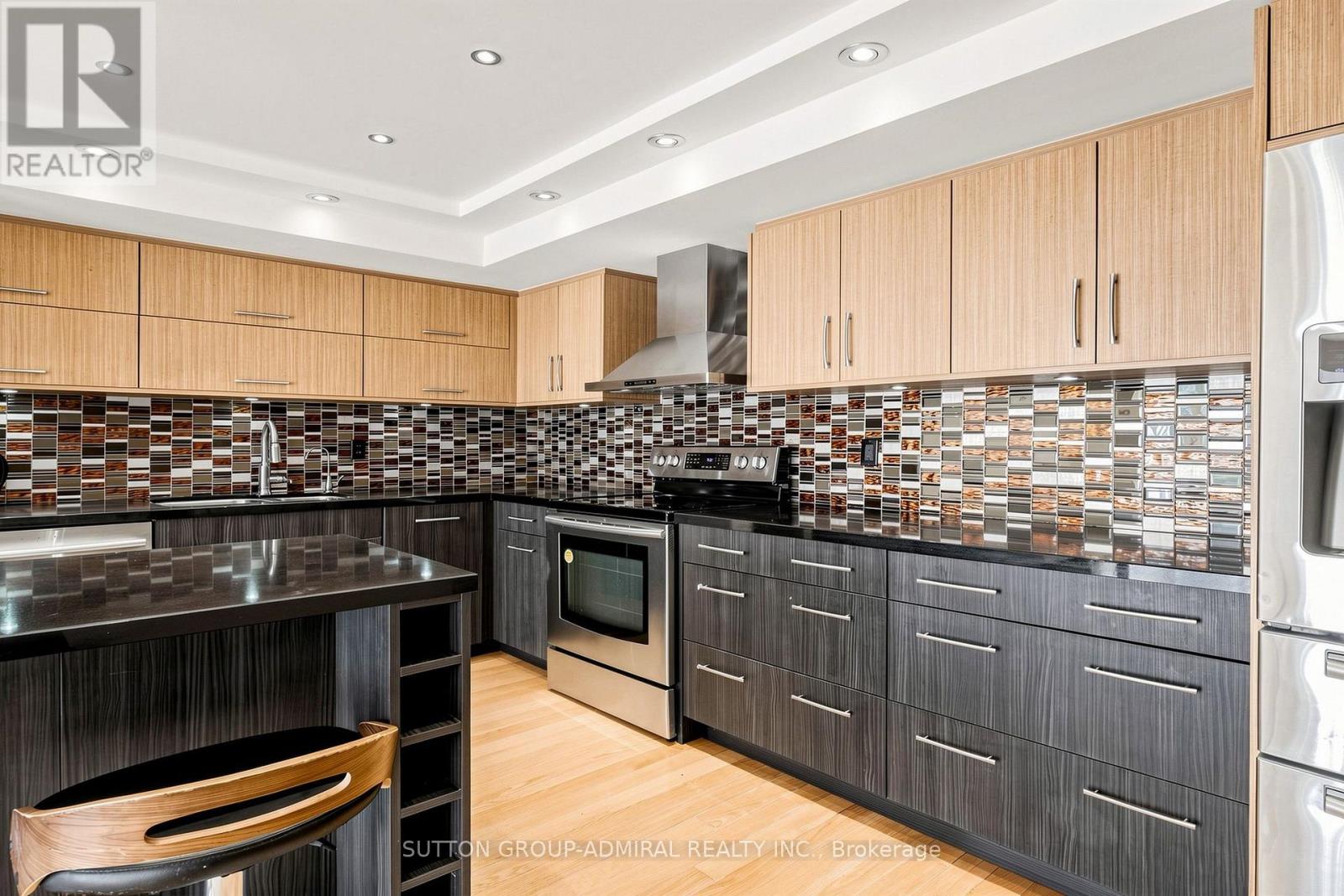 #208 5 WELDRICK ROAD W - 25