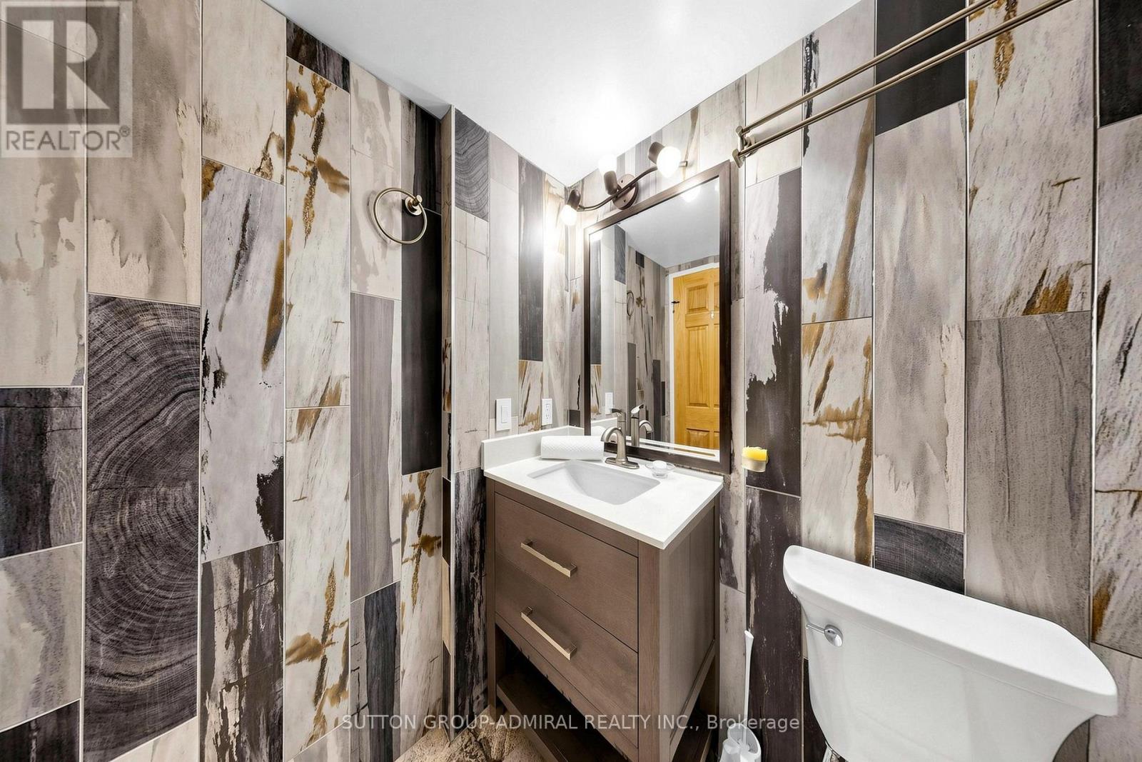 #208 5 WELDRICK ROAD W - 27