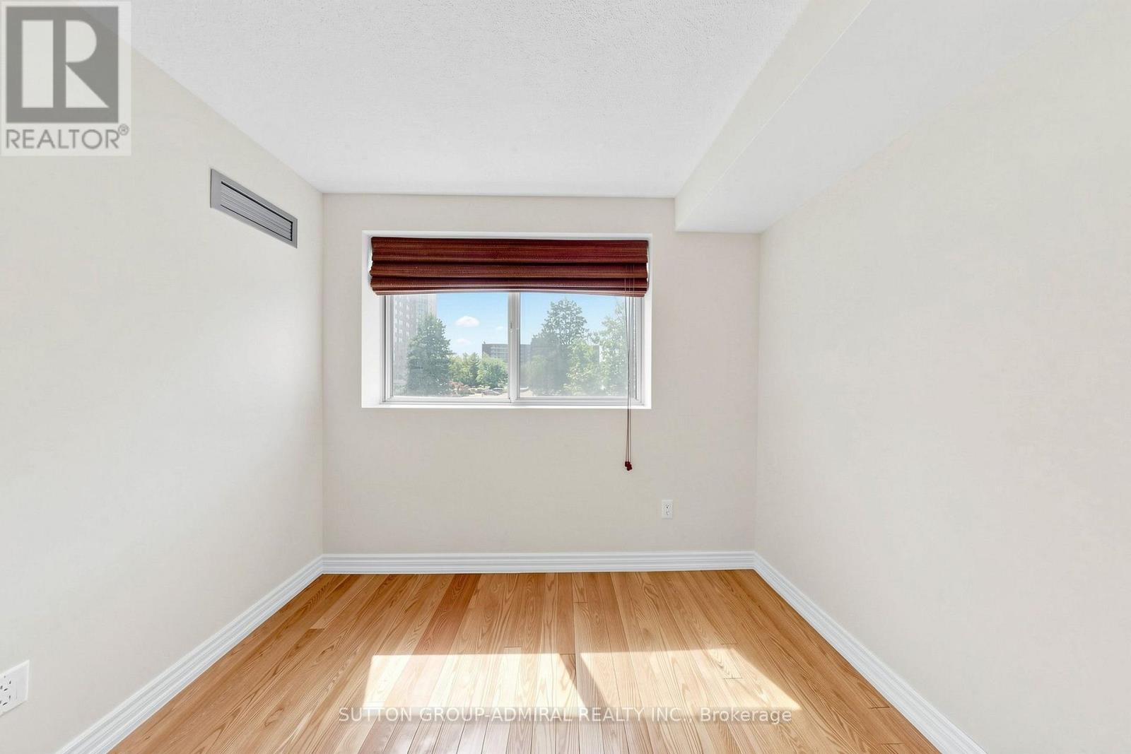 #208 5 WELDRICK ROAD W - 41