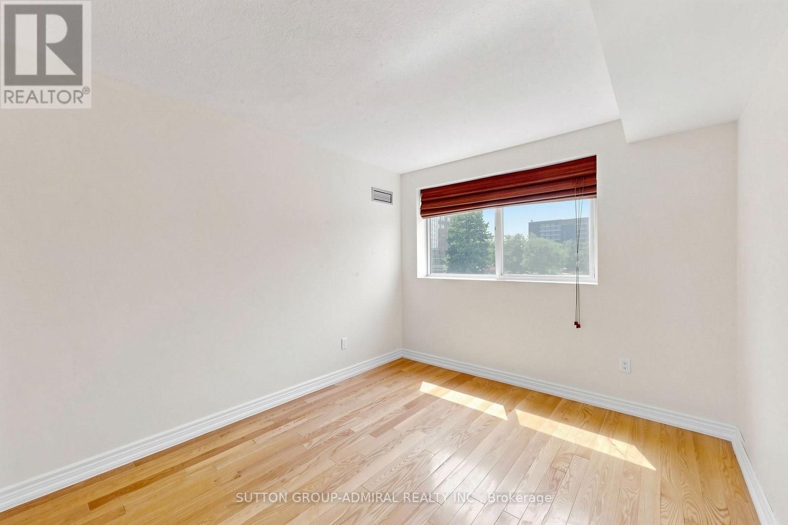 #208 5 WELDRICK ROAD W - 42