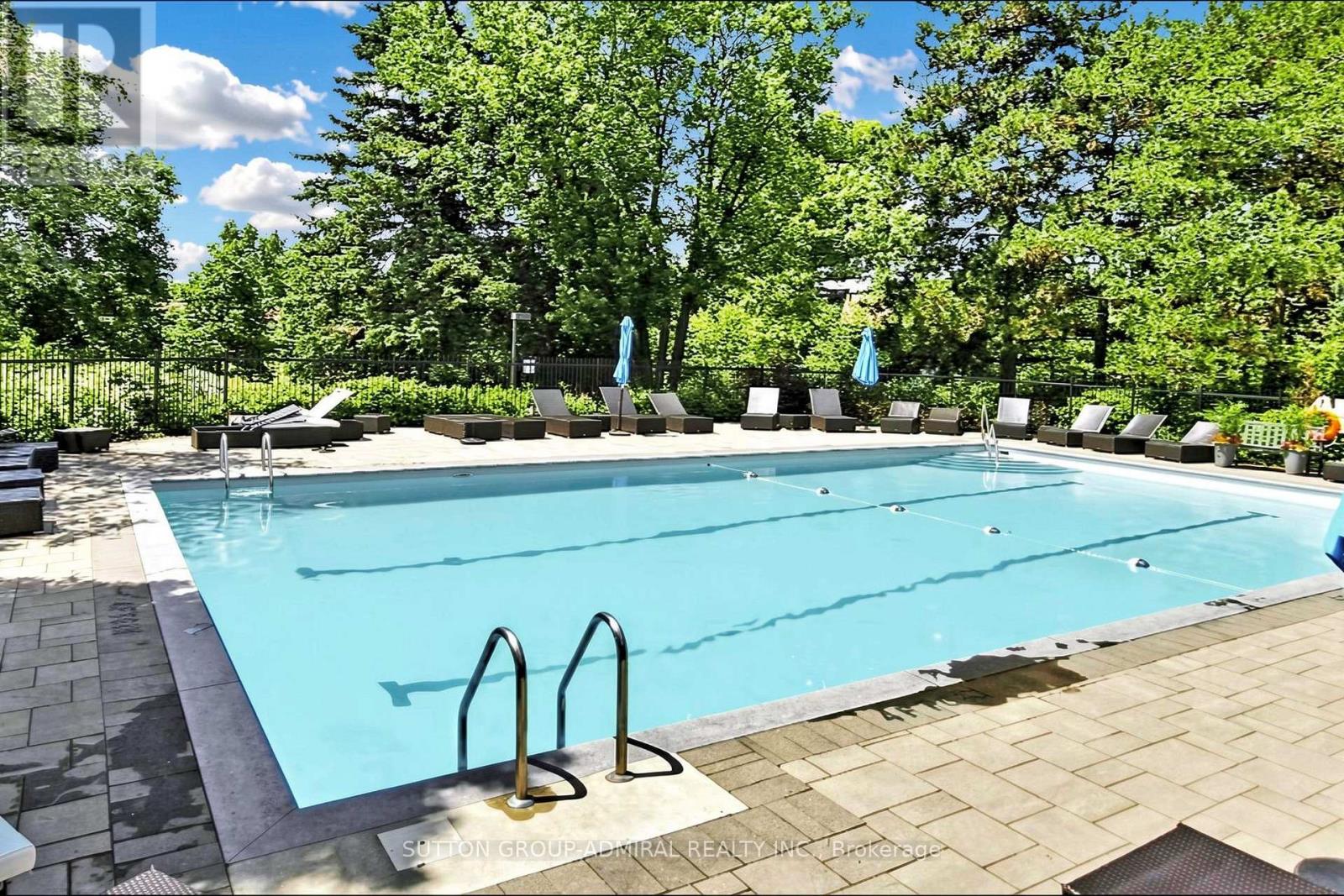 #208 5 WELDRICK ROAD W - 50