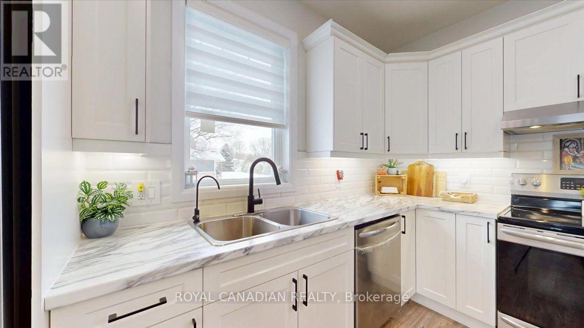 131 ELORA STREET N - 13