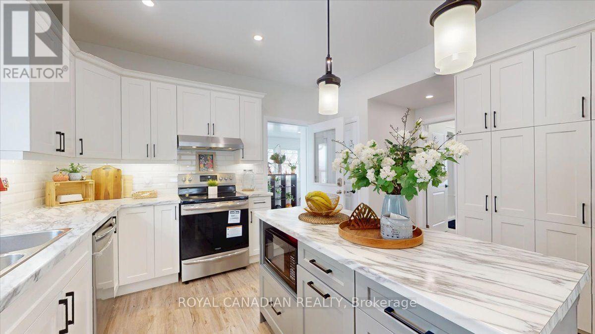 131 ELORA STREET N - 14