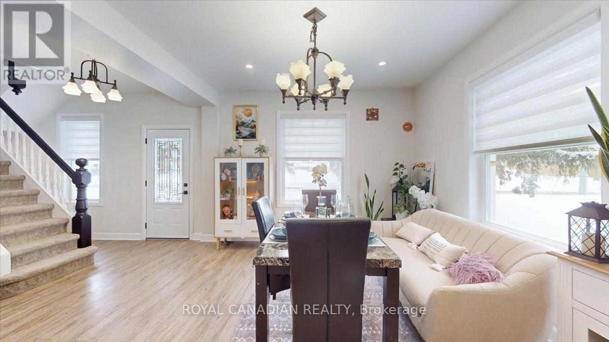 131 ELORA STREET N - 18