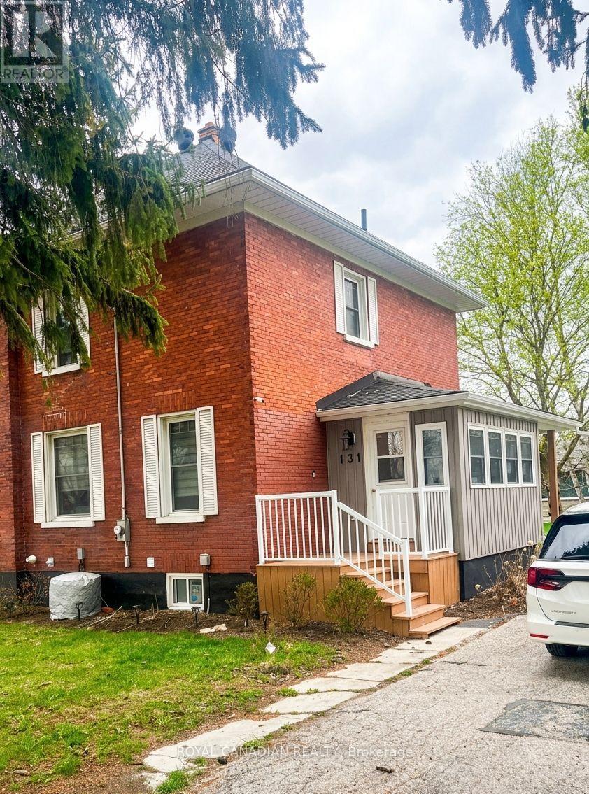131 ELORA STREET N - 2