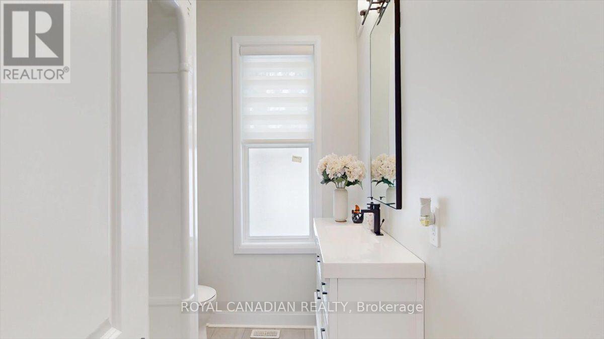 131 ELORA STREET N - 22