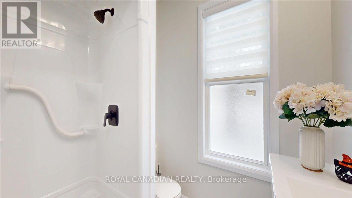 131 ELORA STREET N - 23