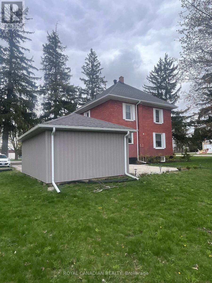 131 ELORA STREET N - 3