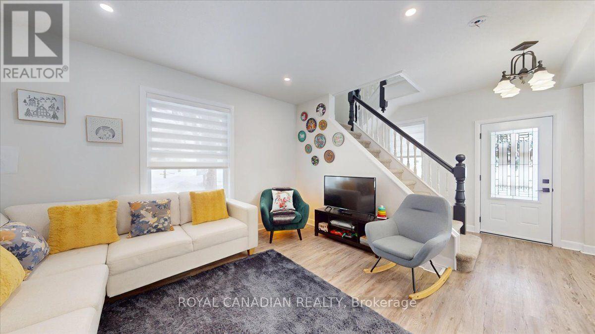 131 ELORA STREET N - 33