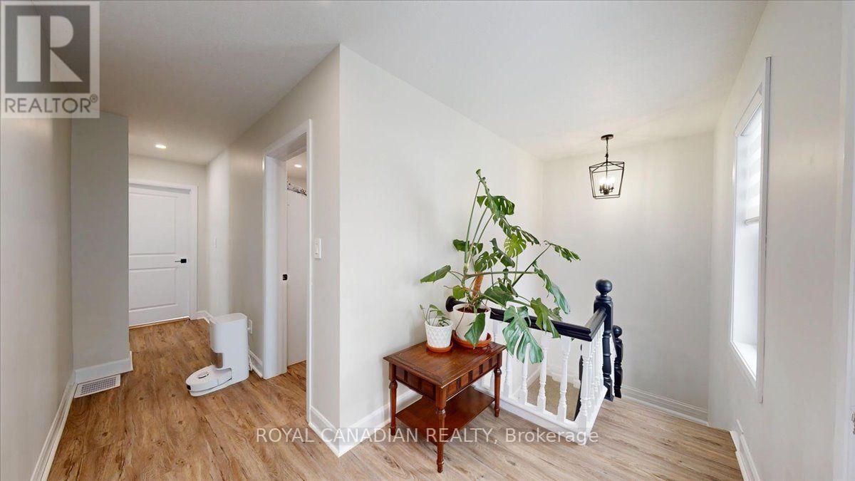 131 ELORA STREET N - 34