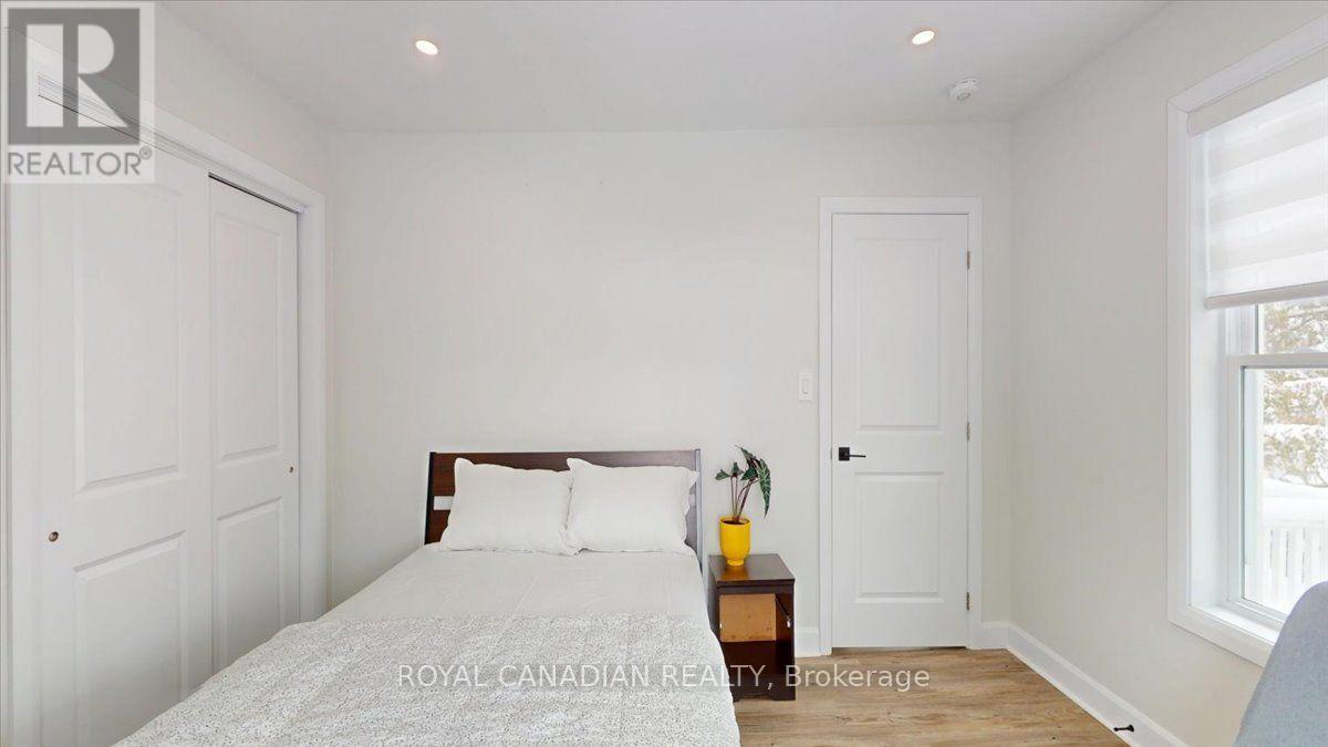 131 ELORA STREET N - 36