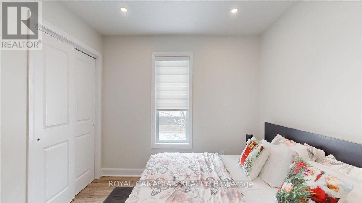 131 ELORA STREET N - 45