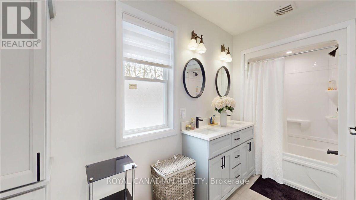 131 ELORA STREET N - 50