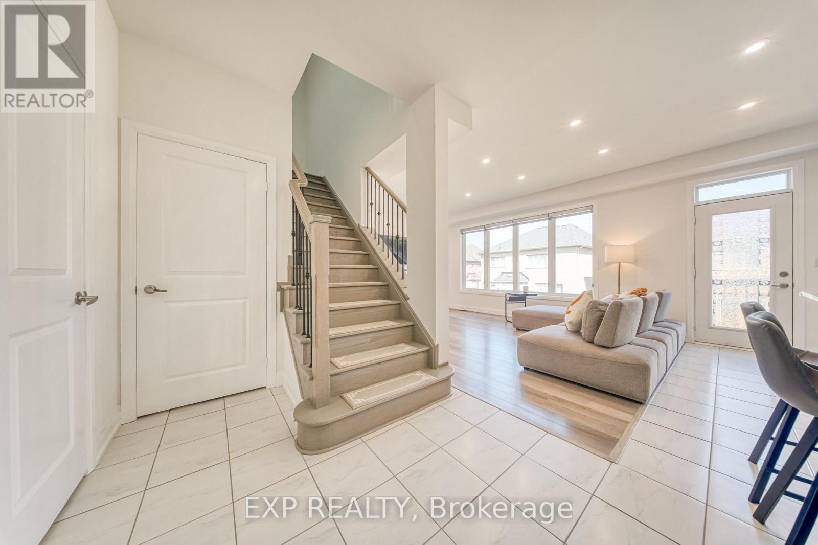 8 PROSPERITY WAY - Image 5