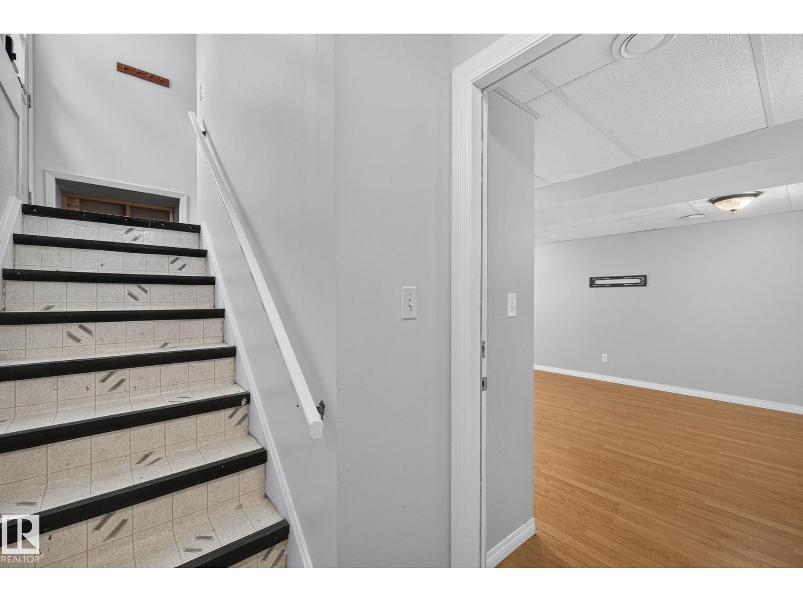 9258 91 ST NW - 28
