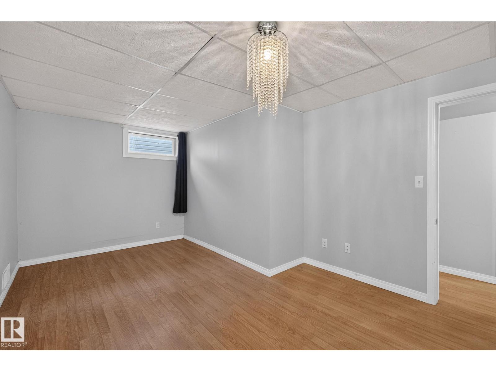 9258 91 ST NW - 41