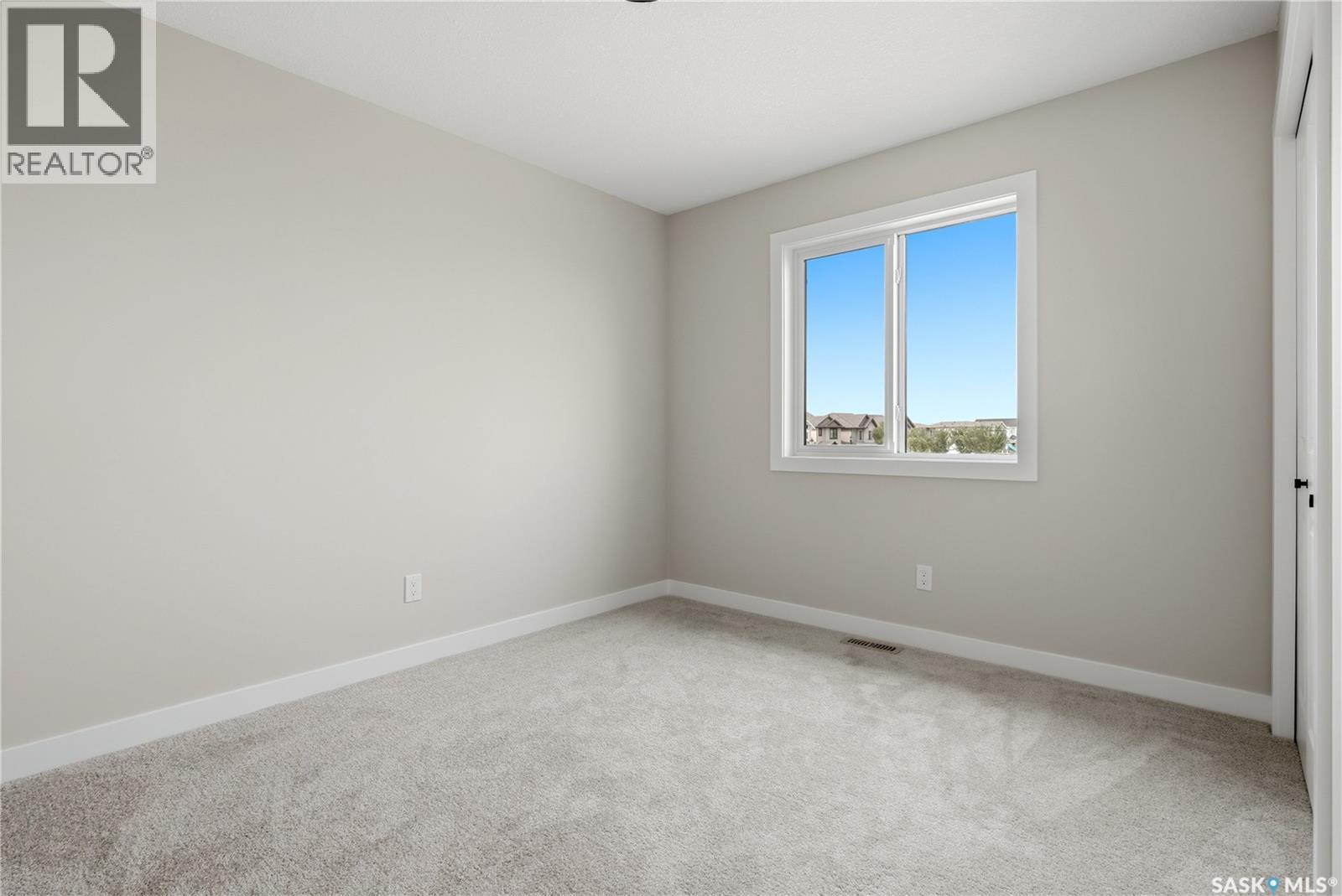 3172 Favel DRIVE - 24