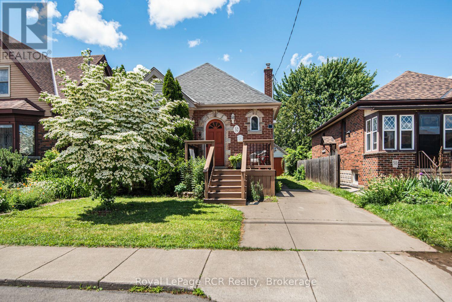 52 CAMERON AVENUE S - 1