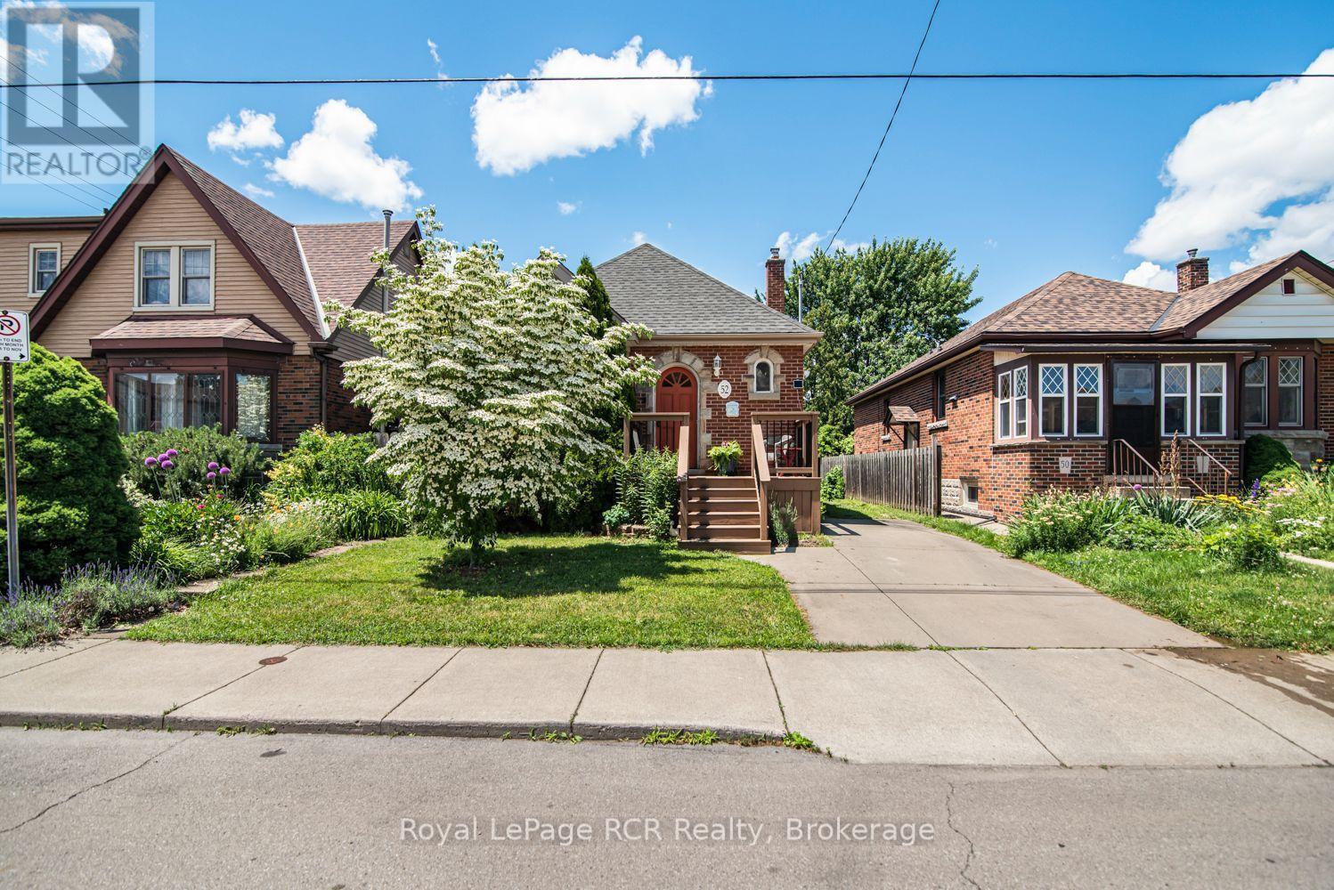 52 CAMERON AVENUE S - 3