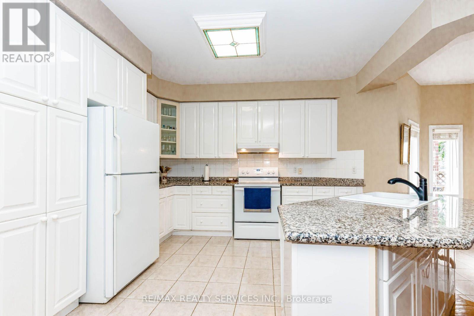 128 VALLEYWOOD BOULEVARD - 12