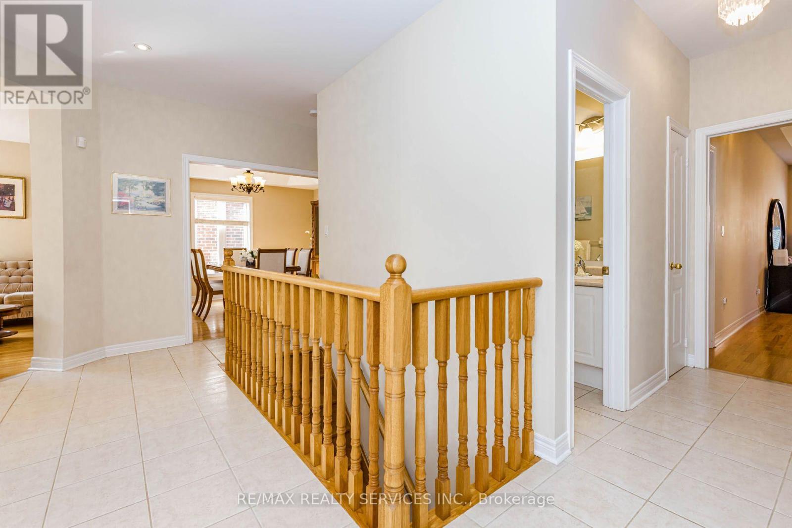 128 VALLEYWOOD BOULEVARD - 26