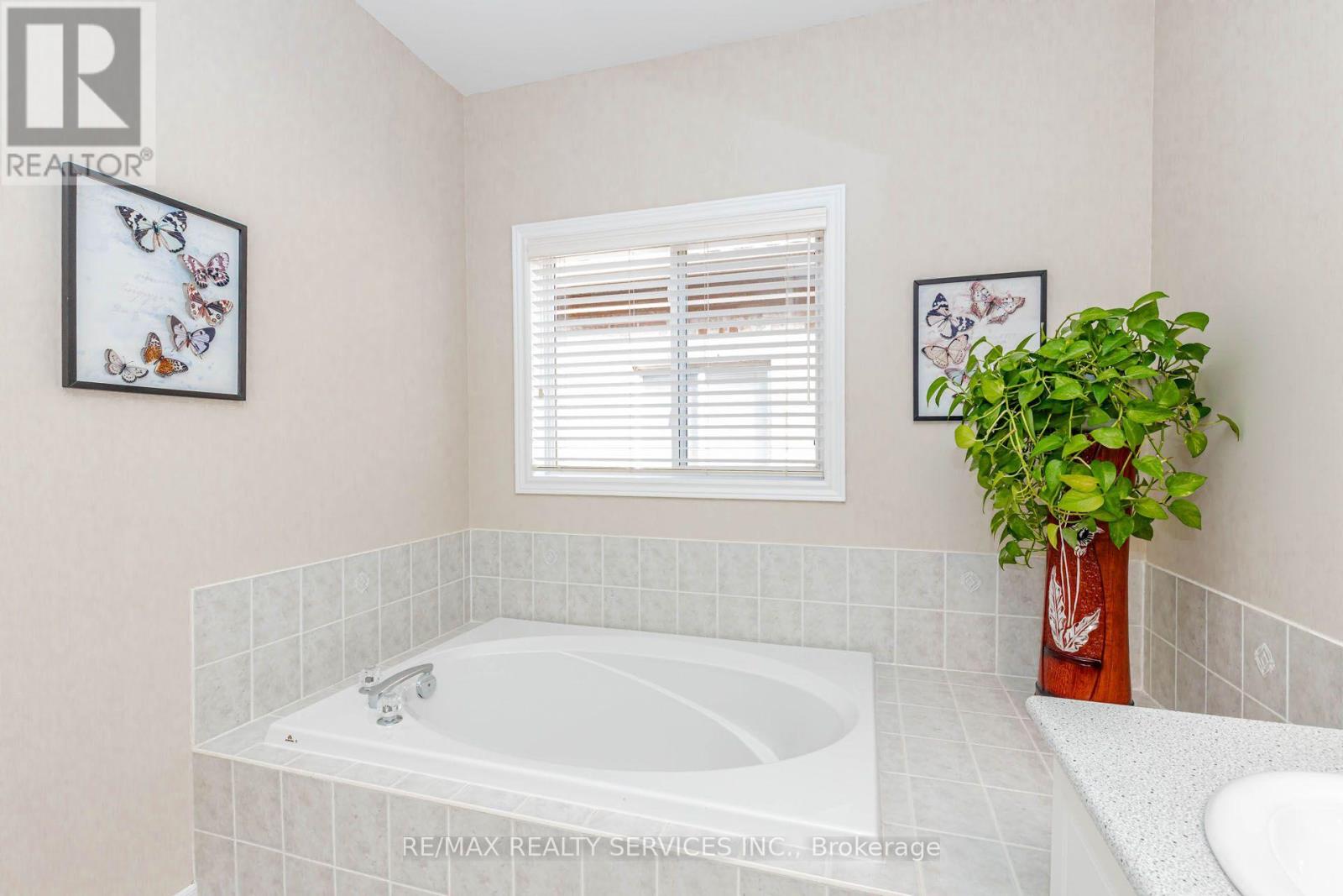 128 VALLEYWOOD BOULEVARD - 33
