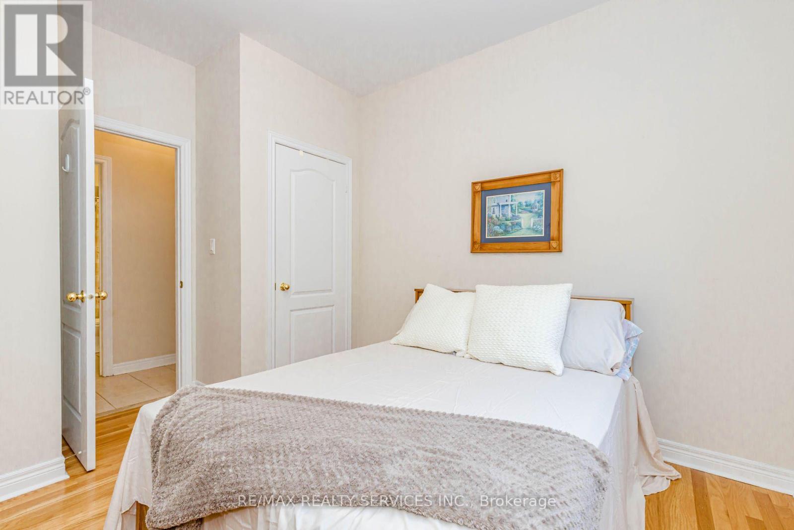 128 VALLEYWOOD BOULEVARD - 35
